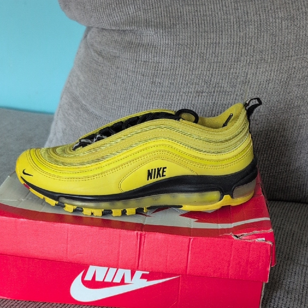 Nike Air Max 97 in Bright Yellow and Black